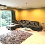 1 Bedroom For 4 Person Family