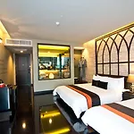 โรงแรม Tsix5 Quarter Pattaya