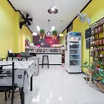 Oyo 75327 Diyana โรงแรม 3*