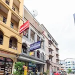 โรงแรม Oyo 75327 Diyana Pattaya