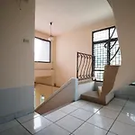 โรงแรม Oyo 1004 Naklua Mansion