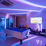 Platinum Pool โรงแรม
