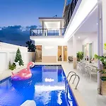 Platinum Pool โรงแรม