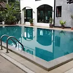 Dolphinplace Hotel 4*