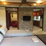 Dolphinplace Hotel