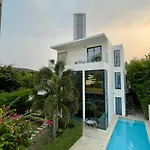 Youth Journey Six-Bedroom Pool Villa