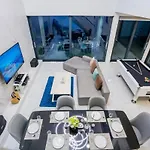 Sol, Luxe 5 Beds Pattaya
