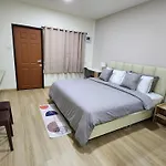 78's Hometel 103 *