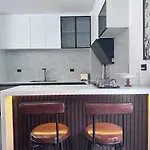 5 Bed Arcadia - 6 *