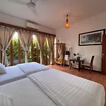 Tiki House Holiday home *