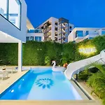 Sol, Luxe 5 Beds Villa