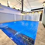 Marina Villa, North *