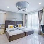 Sol, Luxe 5 Beds *