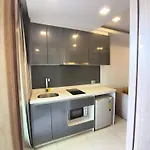 Luxurious With Pool Access * Pattaya