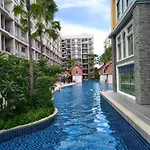 Apartment Luxurious With Pool Access Pattaya
