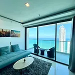 Sea View 1bedroom Wong Amat Tower 3312 * Pattaya