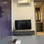 Luxurious With Pool Access Apartment Pattaya