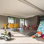 Apartment Next To Mall With Infinity Pool