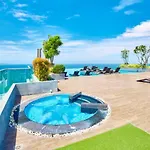 Sea View 1bedroom Wong Amat Tower 3312 อพาร์ทเม้น Pattaya