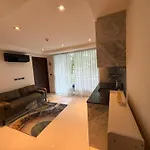 2 Bedrooms With Coffee Machine,gym,rooftop Pool