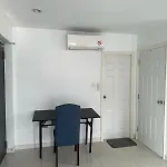 Spacious 1Br With Kitchen, Pool, Near Beach, Bars & Eats,Gym Near By