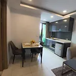 Apartment Luxurious With Pool Access Pattaya