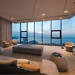 Apartment Next To Mall With Infinity Pool Pattaya