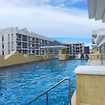 Apartment Luxurious With Pool Access *