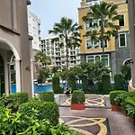 Apartment Luxurious With Pool Access Pattaya