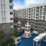 Apartment Luxurious With Pool Access Pattaya