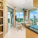 Apartment Panoramic View Tower: Garden Oasis *
