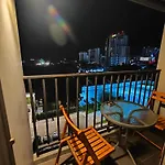 中心海新公寓烟花节日度假