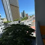 芭提雅中心地区 The Base 高档公寓酒店