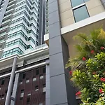 The Axis Pattayaใจกลางเมืองวิวทะเลภูเขา Pattaya