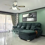 Spacious 2Br Condo - 3 Balconies Green Views