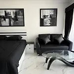 1-Bedroom Pool-View Condo With Large Balcony - Jomtien