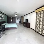 Spacious 2br - 3 Balconies Views วันหยุดที่บ้าน *