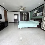 Spacious 2br - 3 Balconies Views * Pattaya