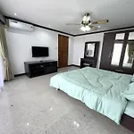 Spacious 2br - 3 Balconies Views *