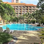 Spacious 2br - 3 Balconies Views วันหยุดที่บ้าน Pattaya
