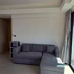 1br In The Middle Of *