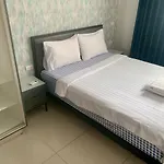 E01 Arcadia Beach Boutique 2-Bedroom Apartment, Big Tv, Netflix, Washer & Dryer