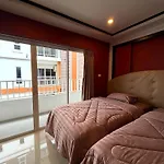 Modern Studio With Balcony And Pool - Pratumnak Hill