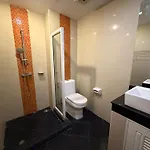 Modern With Balcony And Pool - Pratumnak Hill อพาร์ทเม้น Pattaya