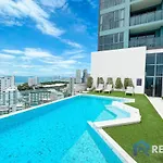 อพาร์ทเม้น High End Large Sea View *