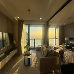 Luxury Sea View 1br Rooftop Infinity Pool & Gym