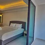 อพาร์ทเม้น 1br In The Middle Of