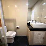 อพาร์ทเม้น Modern With Balcony And Pool - Pratumnak Hill Pattaya
