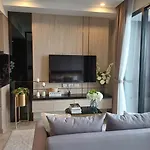 Luxury Sea View 1br Rooftop Infinity Pool & Gym *