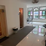 E01 Arcadia Boutique 2-bedroom Apartment, Big Tv, Netflix, Washer & Dryer *